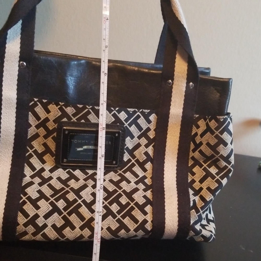 Tommy Hilfiger Purse - Picture 5 of 7